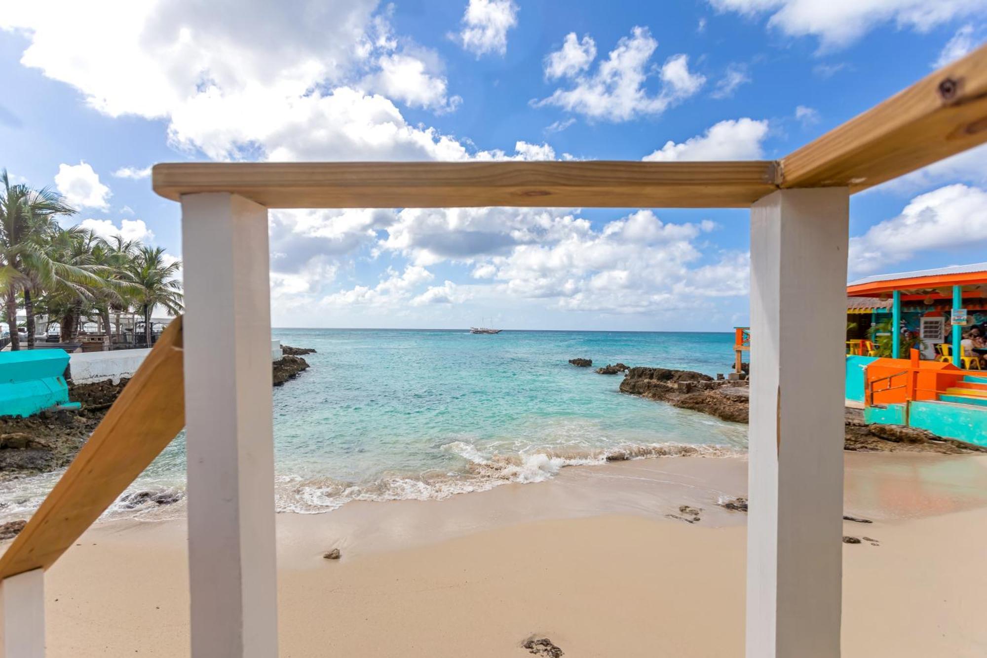 Maho Beach House - Grand Studio - Oceanview Suite Kültér fotó